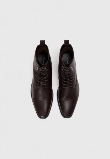 Ботинки на шнуровке