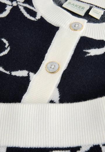 Вязаная кофта