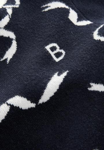 Вязаная кофта