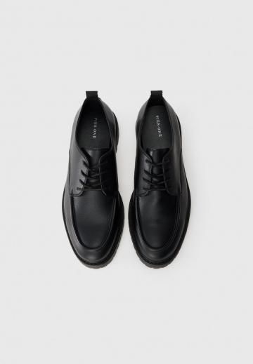 Ботинки на шнуровке