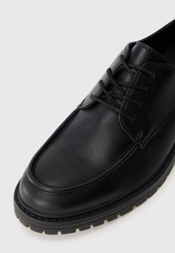 Ботинки на шнуровке