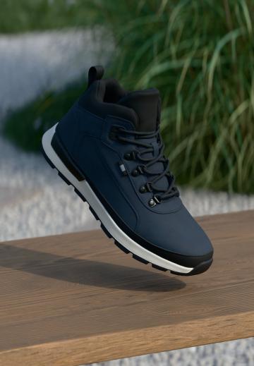 Походные ботинки