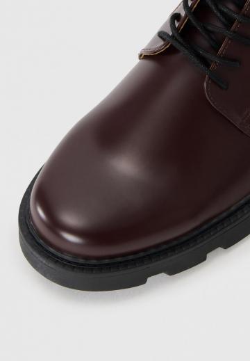 Ботинки на шнуровке