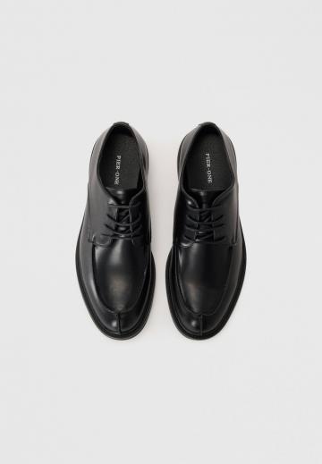 Ботинки на шнуровке