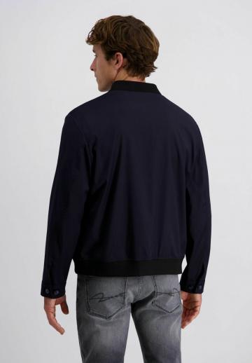 Куртка бомбер