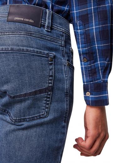 Узкие джинсы