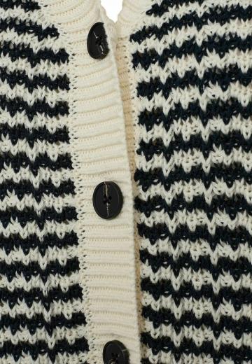 Вязаная кофта