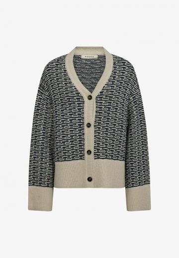 Вязаная кофта