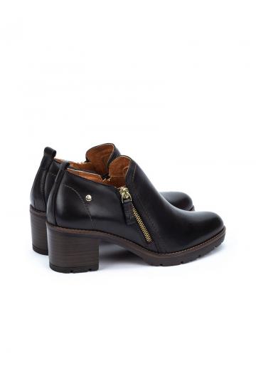 Полусапожки на высоком каблуке