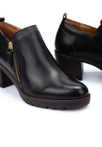 Полусапожки на высоком каблуке