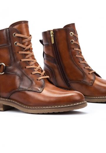 Ботинки на шнуровке