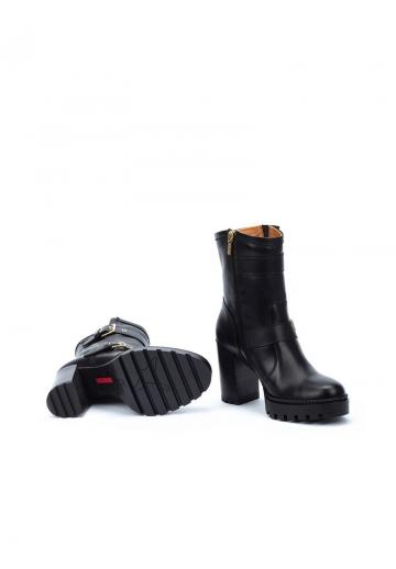 Полусапожки на высоком каблуке