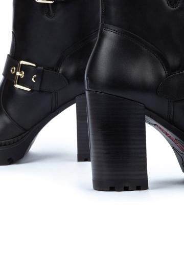 Полусапожки на высоком каблуке