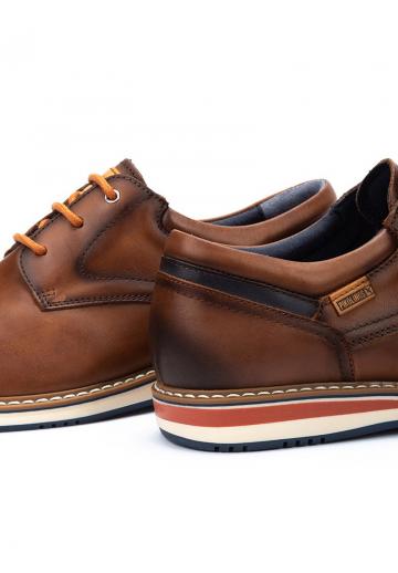 Ботинки на шнуровке