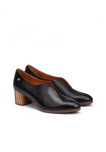 Туфли с высоким носом