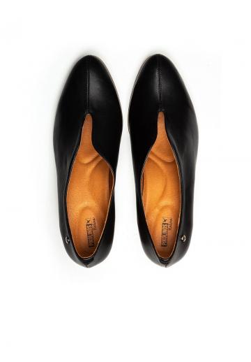 Туфли с высоким носом