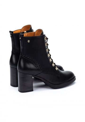 Полусапожки на высоком каблуке