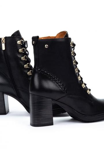 Полусапожки на высоком каблуке