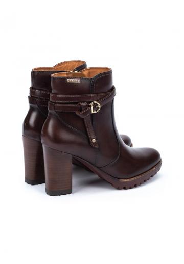 Полусапожки на высоком каблуке