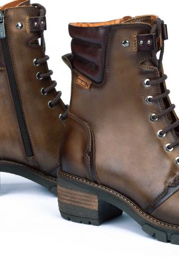 Ботинки на шнуровке