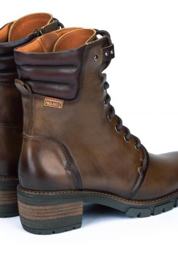 Ботинки на шнуровке