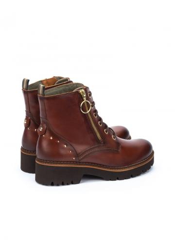 Ботинки на шнуровке