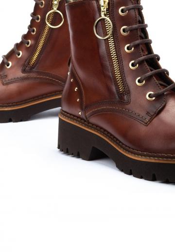 Ботинки на шнуровке