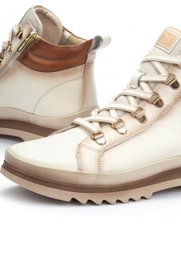 Ботинки на шнуровке