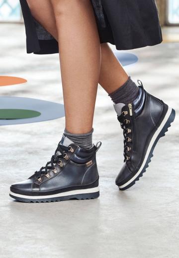 Ботинки на шнуровке