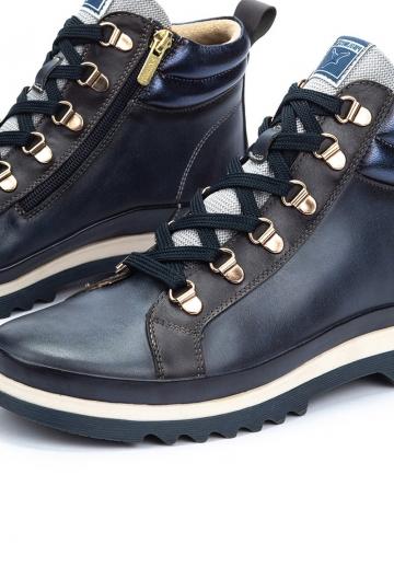 Ботинки на шнуровке