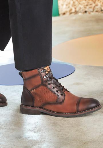 Ботинки на шнуровке