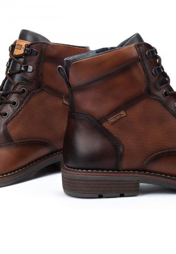 Ботинки на шнуровке