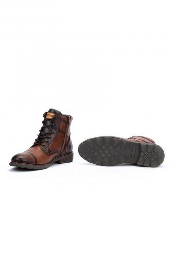 Ботинки на шнуровке