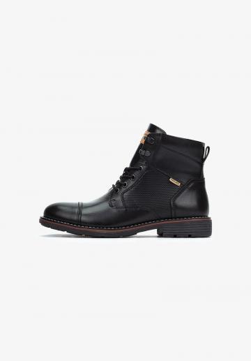 Ботинки на шнуровке