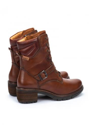 Ботинки на шнуровке