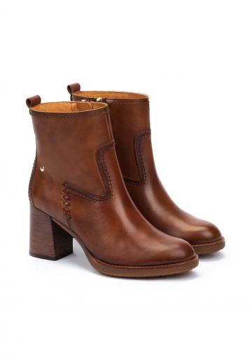 Полусапожки на высоком каблуке