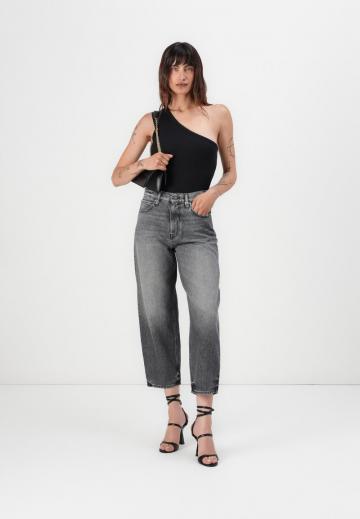 Короткие джинсы