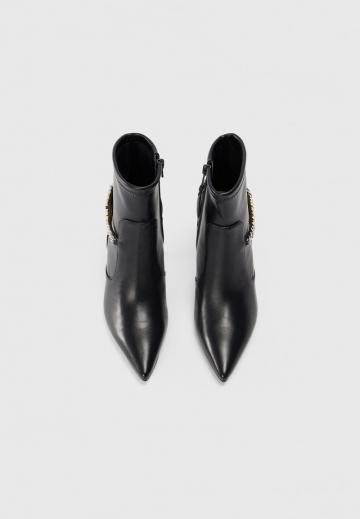 Высокие сапоги