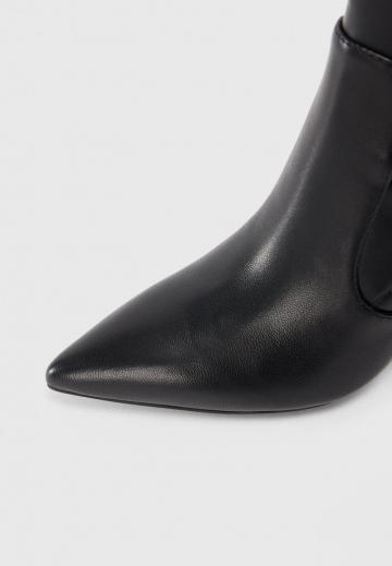 Высокие сапоги