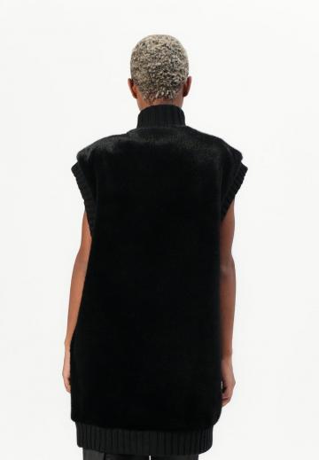 Пуховой жилет