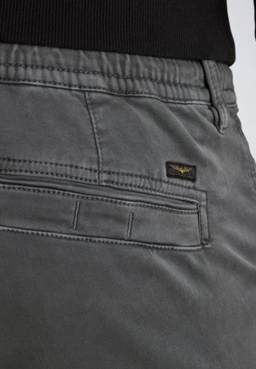 Брюки с накладными карманами