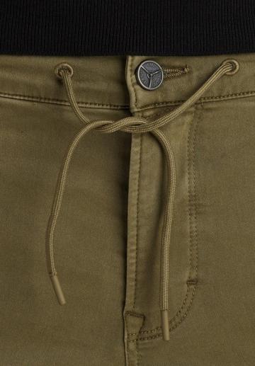 Брюки с накладными карманами