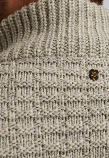 Вязаная кофта