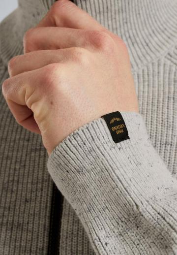 Вязаная кофта