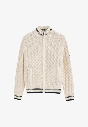 Вязаная кофта