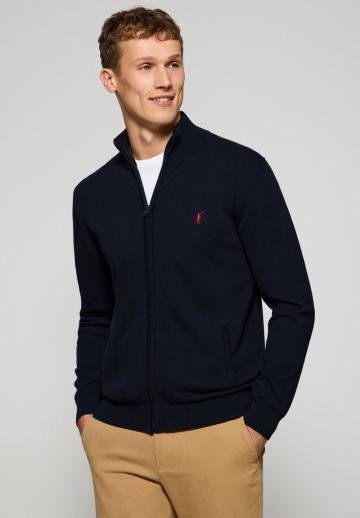 Вязаная кофта