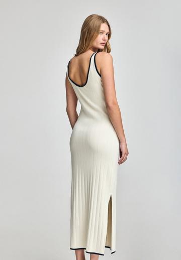 Вязаное платье