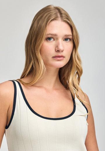 Вязаное платье