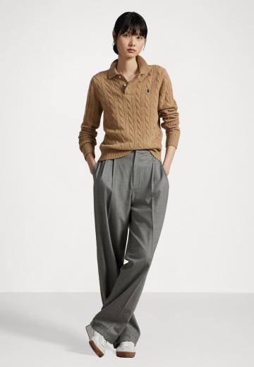 Пуловер с воротником поло