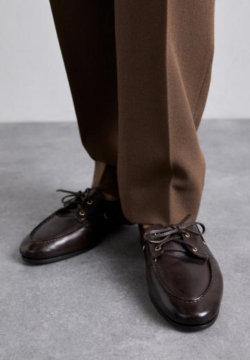 Ботинки на шнуровке